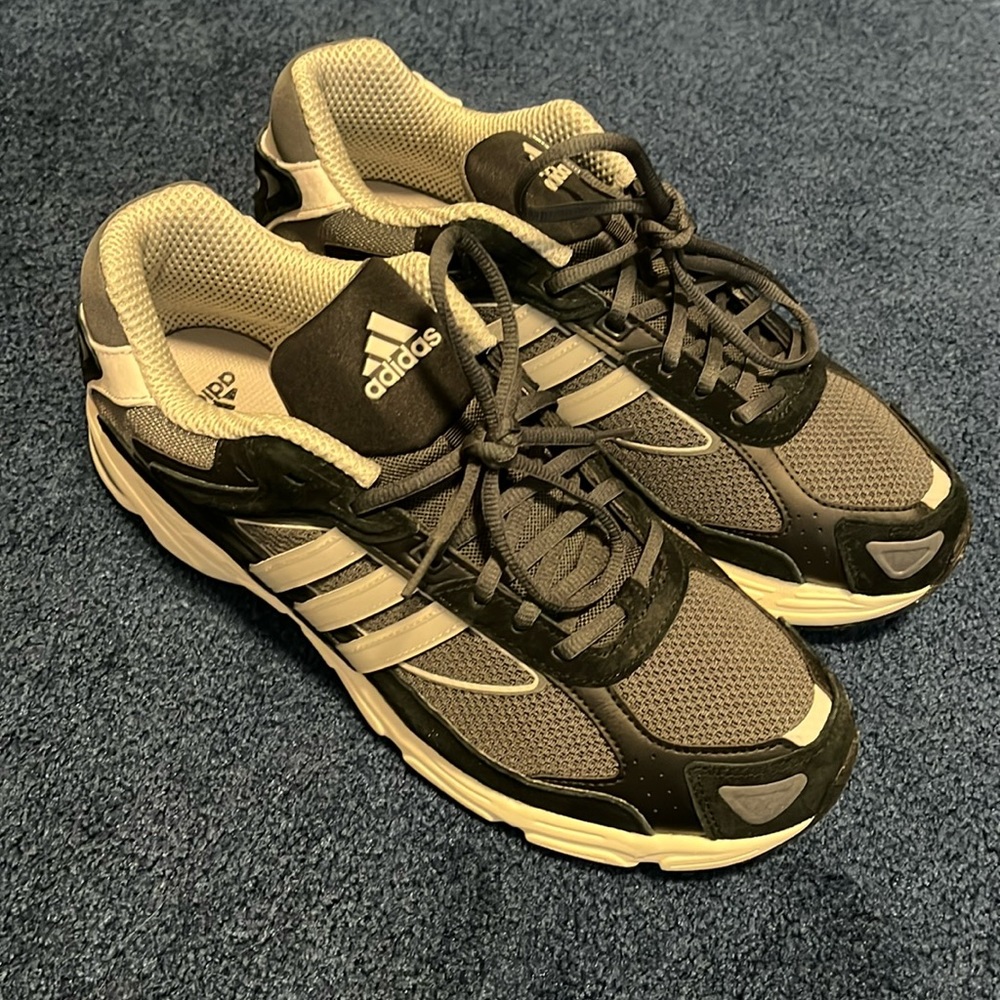 Adidas Response CL
